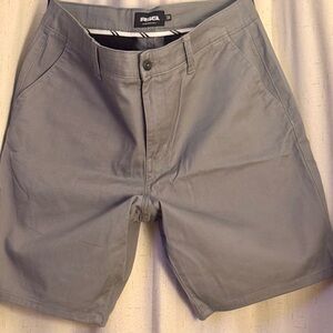 RSQ Men’s Gray Flat-Front Chino Shorts